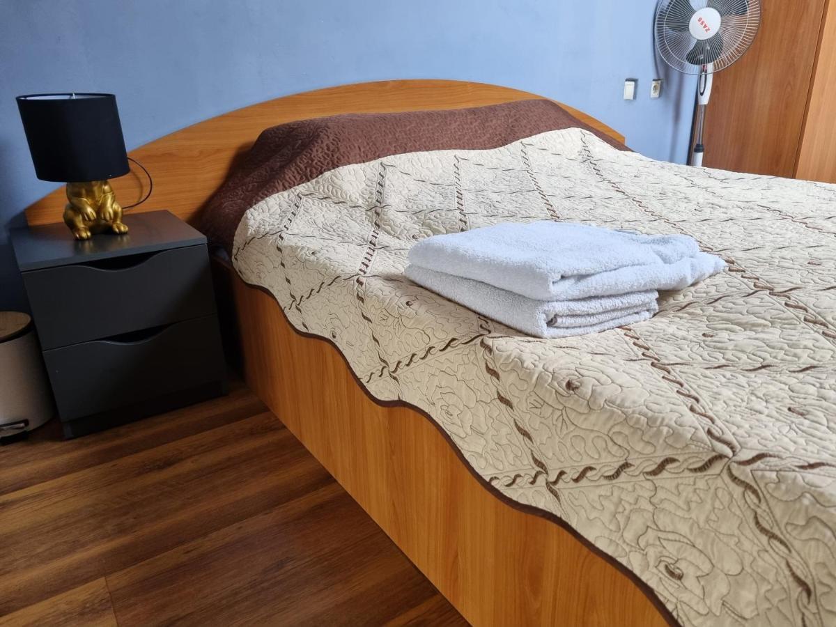 Penthouse Apartament 2 Floors, 2 Bedroom , 2 Bath, 120 Sqm , Inside Yard Parking Cluj-Napoca Eksteriør billede