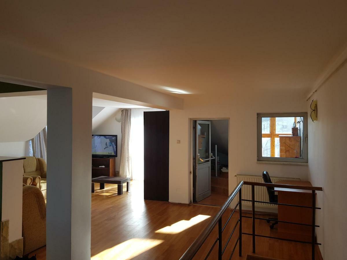 Penthouse Apartament 2 Floors, 2 Bedroom , 2 Bath, 120 Sqm , Inside Yard Parking Cluj-Napoca Eksteriør billede